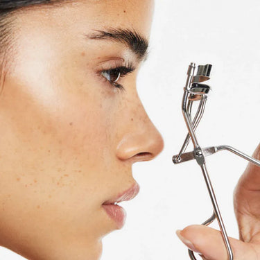 Eyelash curler